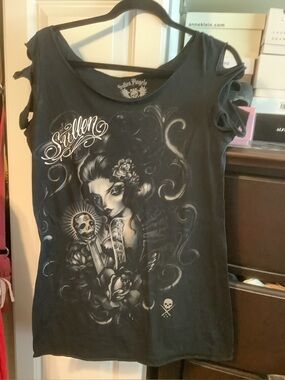 Women’s Black Cap-Sleeve Casual Top